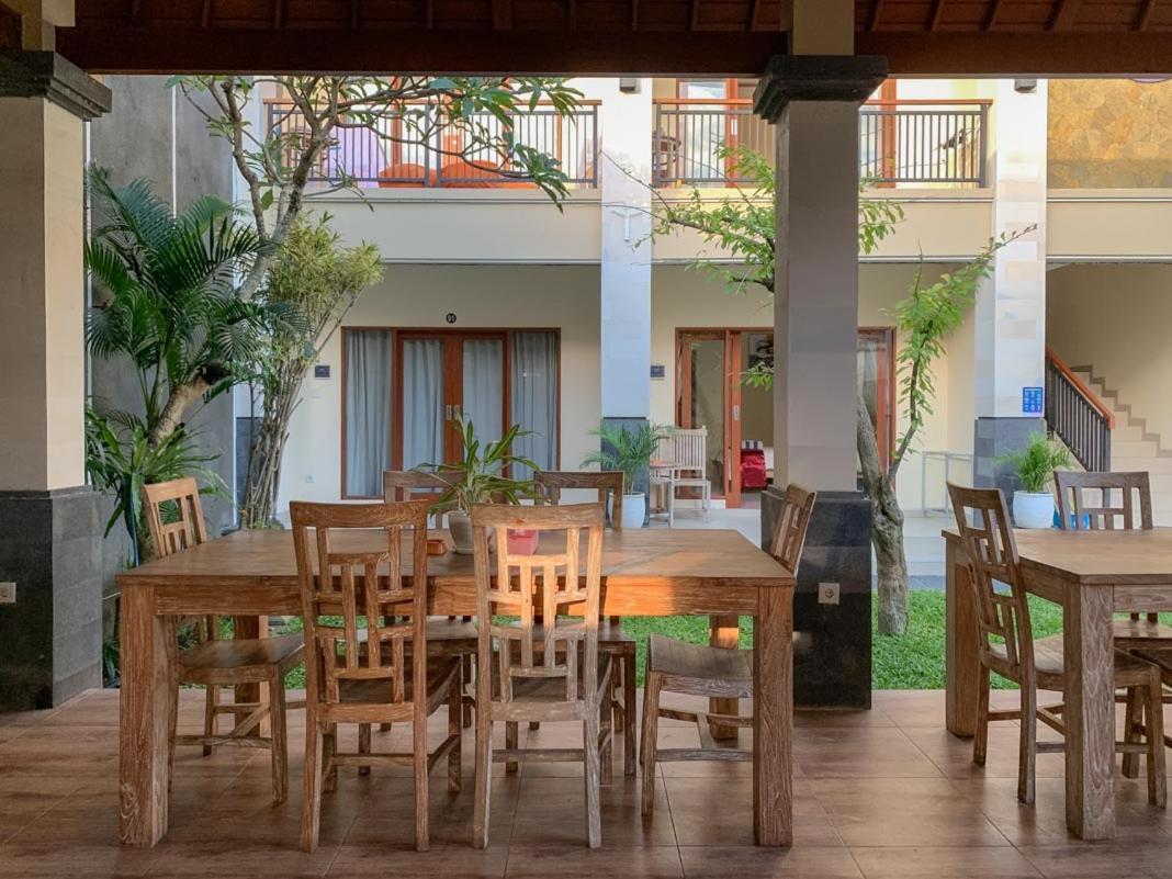 Lotus Bali Guest House Canggu Esterno foto
