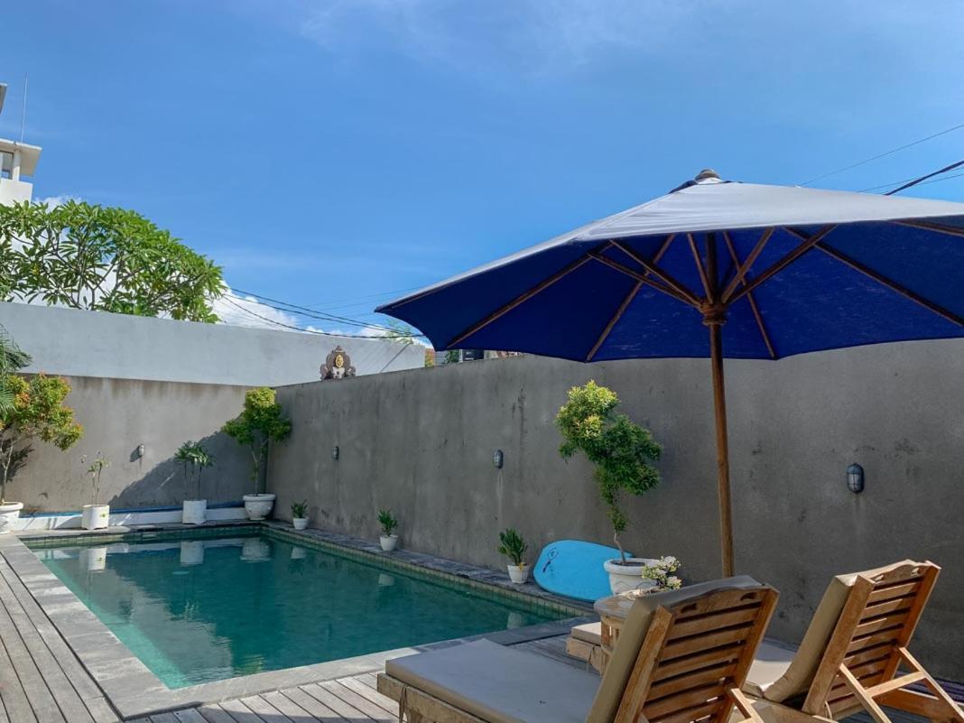 Lotus Bali Guest House Canggu Esterno foto