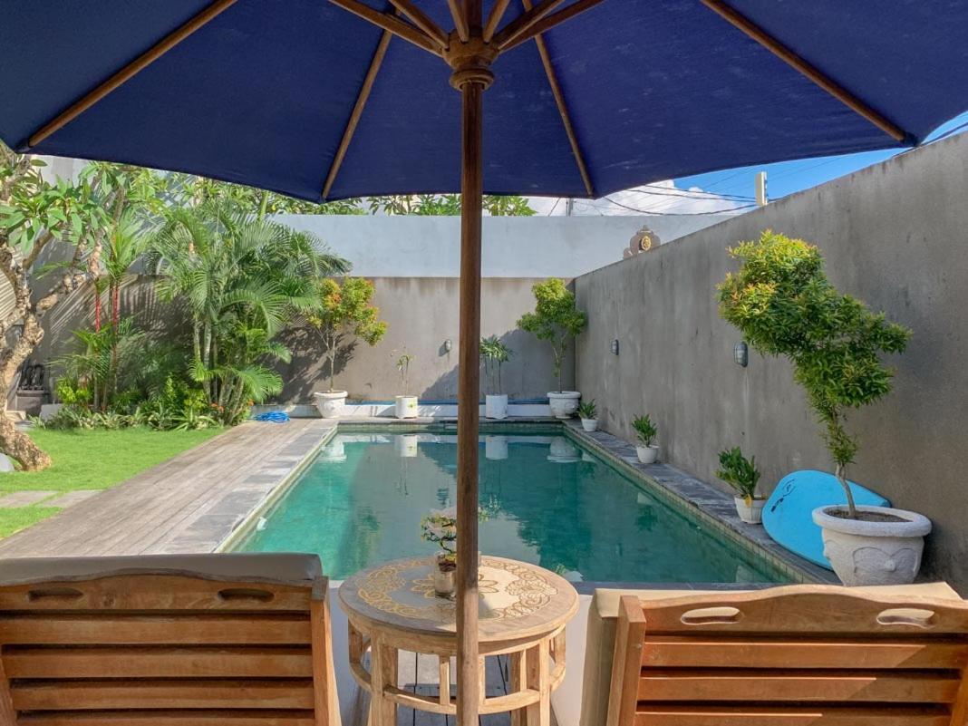 Lotus Bali Guest House Canggu Esterno foto